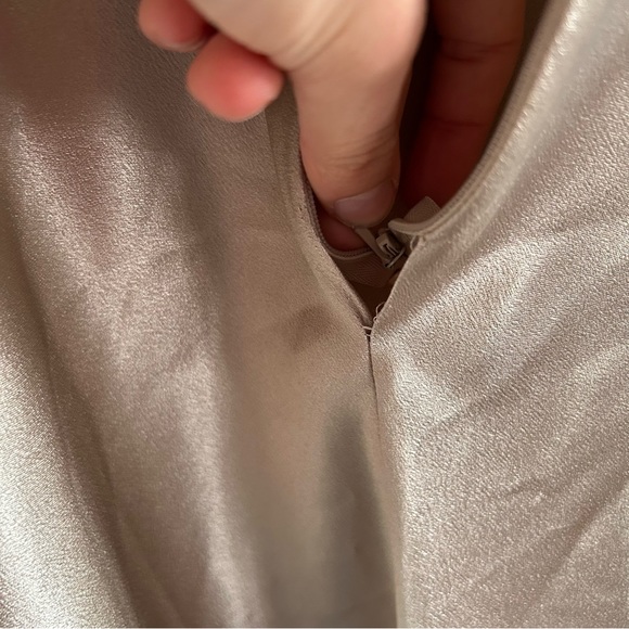 NWT Jenny Yoo Luscia Gown in Latte
Style: 120101 - Picture 11 of 11